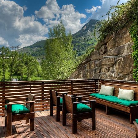Apartahotel Tres Quinones Sallent De Gallego Bagian luar foto
