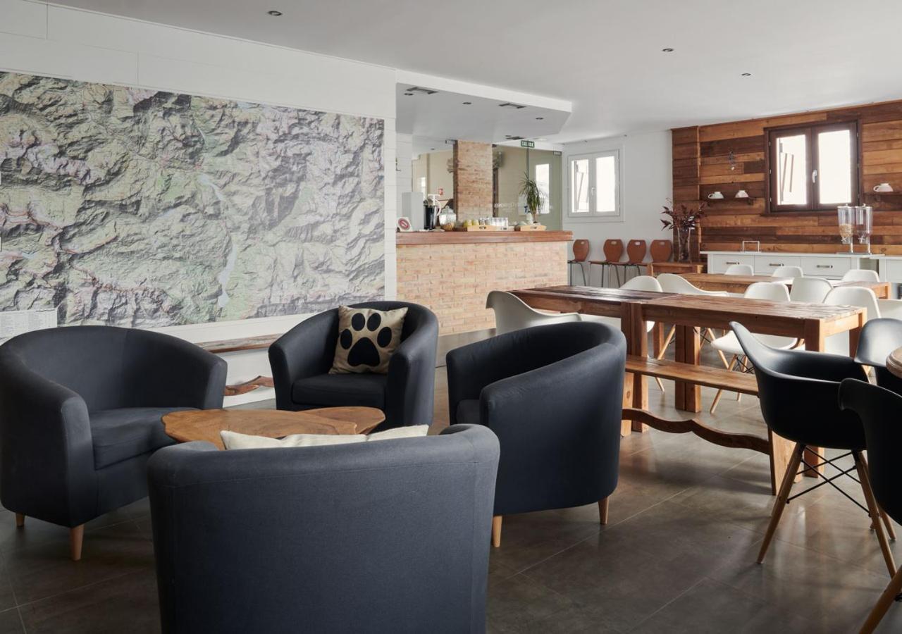 Apartahotel Tres Quinones Sallent De Gallego Bagian luar foto