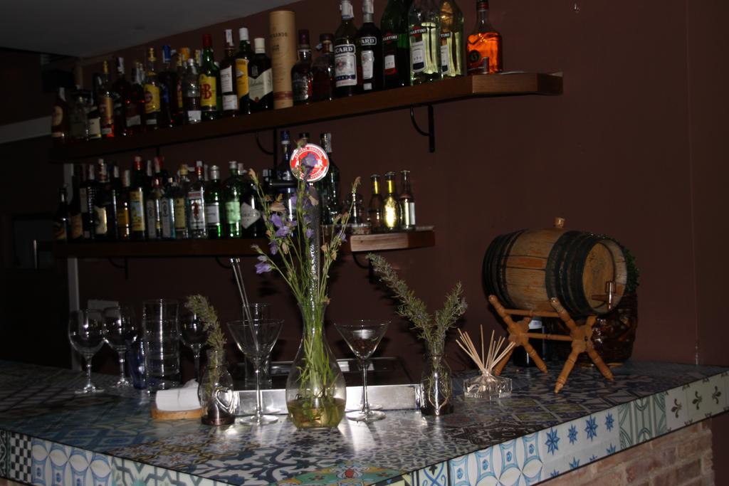 Apartahotel Tres Quinones Sallent De Gallego Bagian luar foto