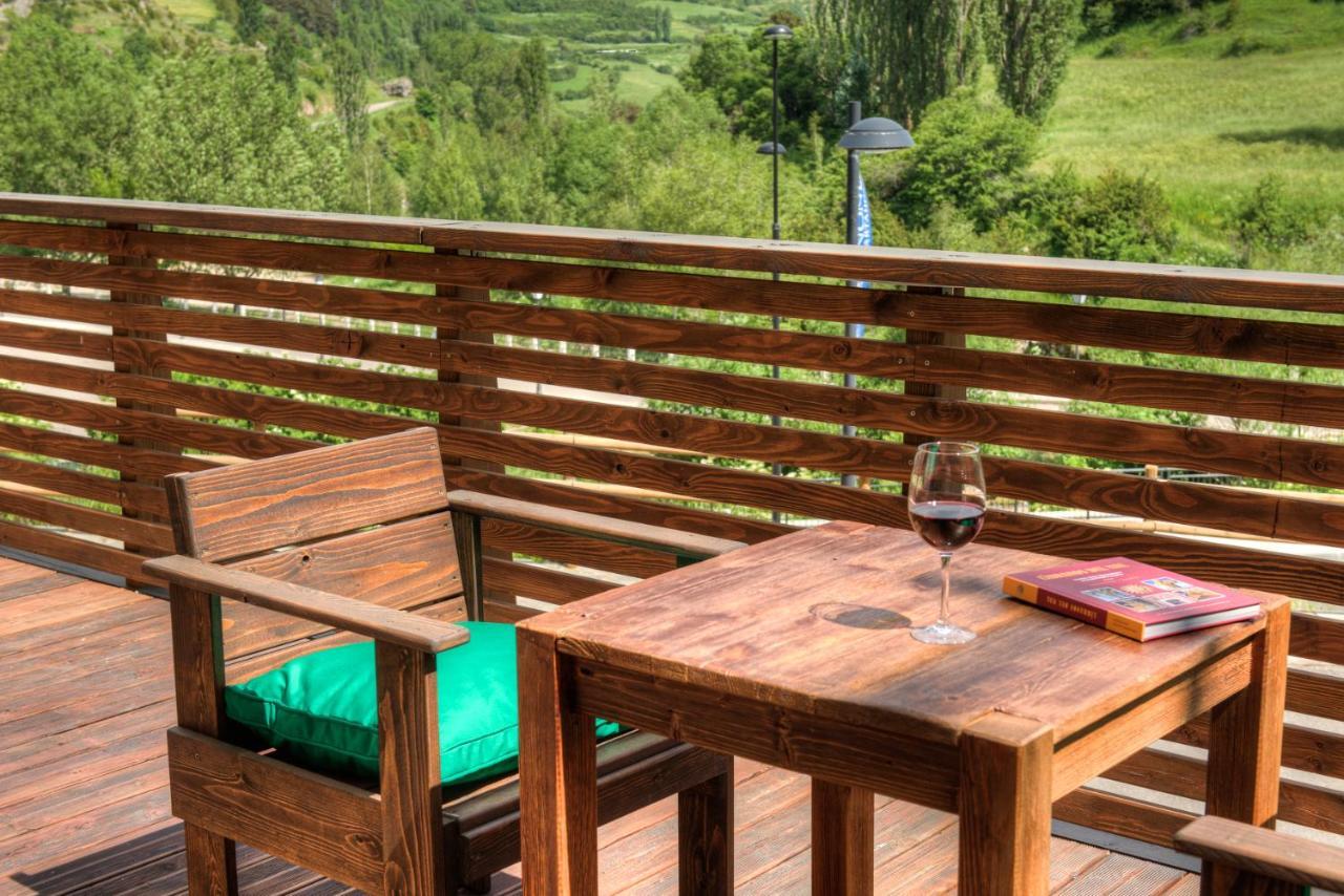 Apartahotel Tres Quinones Sallent De Gallego Bagian luar foto
