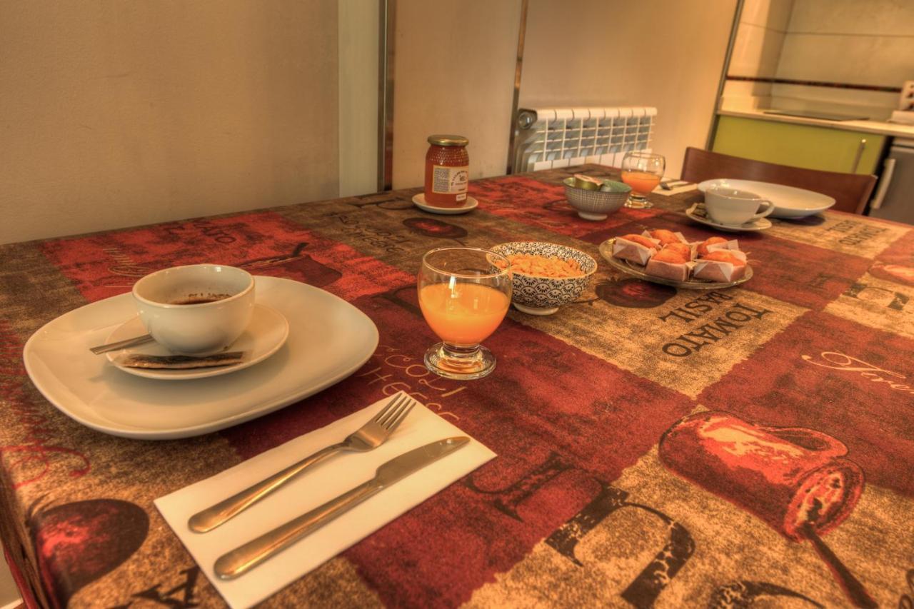 Apartahotel Tres Quinones Sallent De Gallego Bagian luar foto